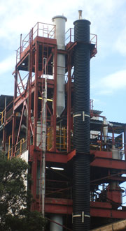 Continuous leach reactor